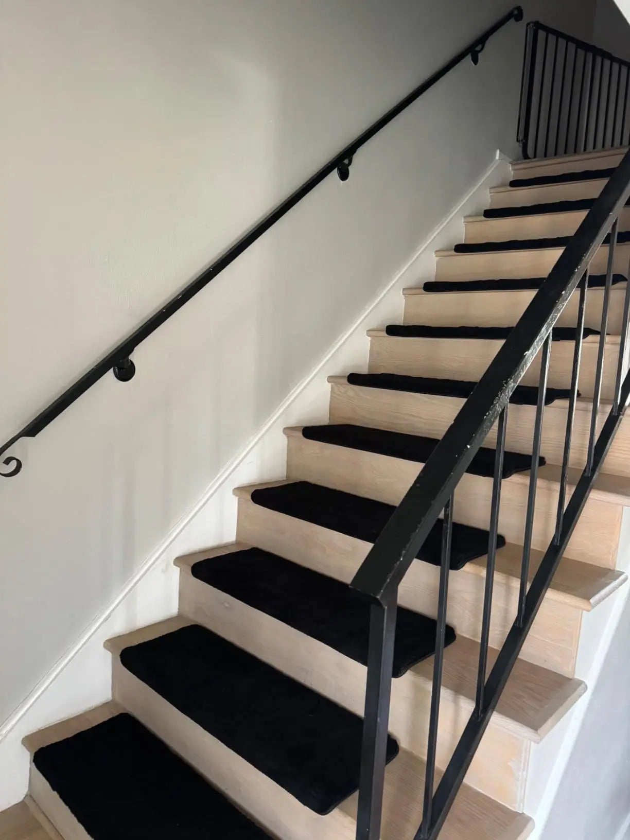 Non-Slip Bullnose Stair Treads Washable Self-Adhesive Plush Carpet Mats